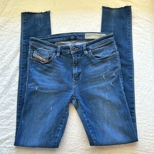 DIESEL INDUSTRY MEDIUM WASH SKINNY LEG JEANS